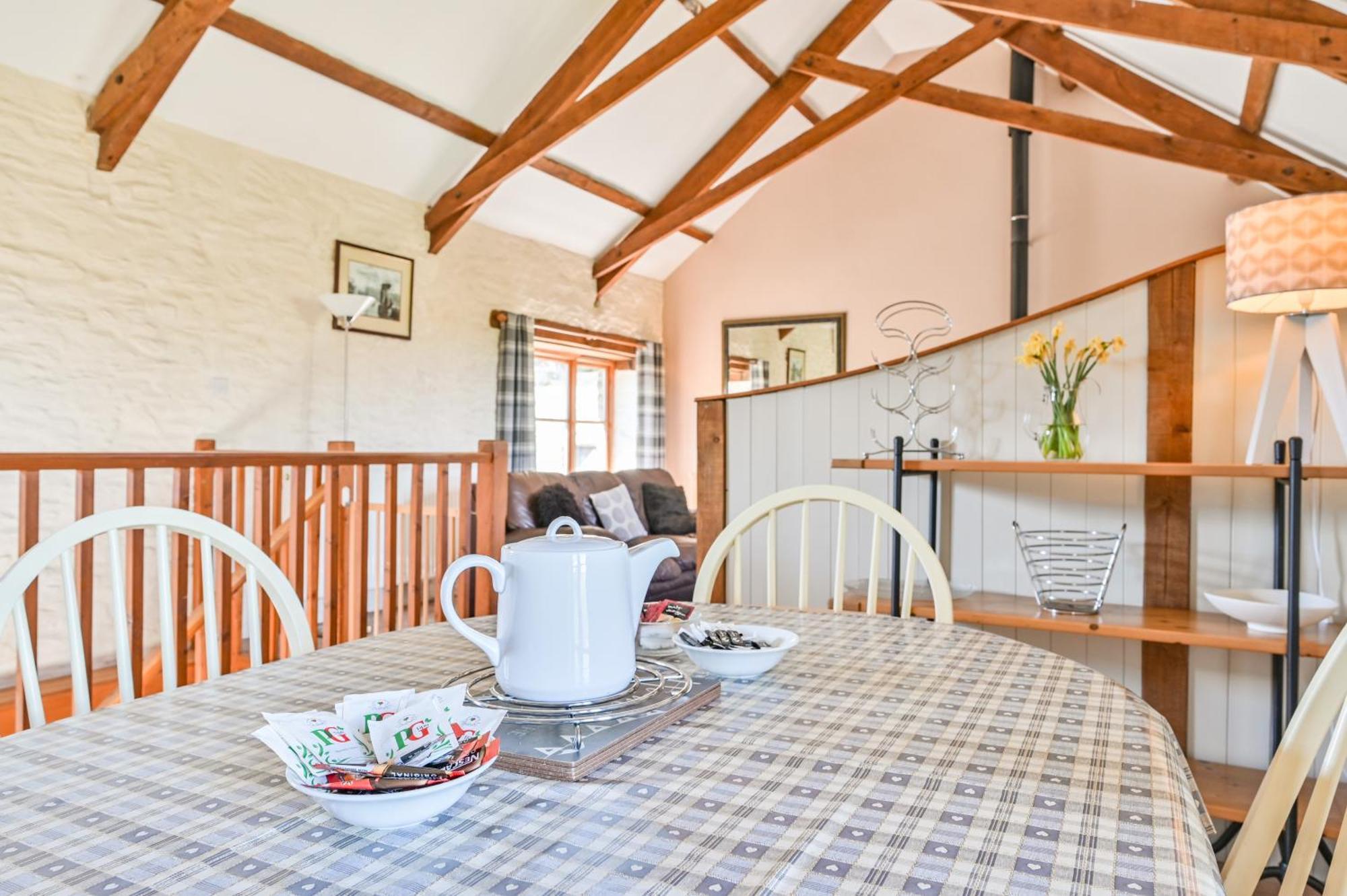 Polean Farm Cottages - With Free Animal Feeding And Pony Rides And Free Access To A Nearby Pool Looe Quarto foto