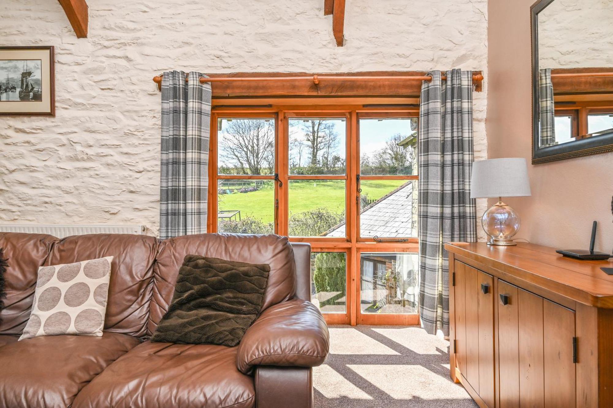 Polean Farm Cottages - With Free Animal Feeding And Pony Rides And Free Access To A Nearby Pool Looe Quarto foto